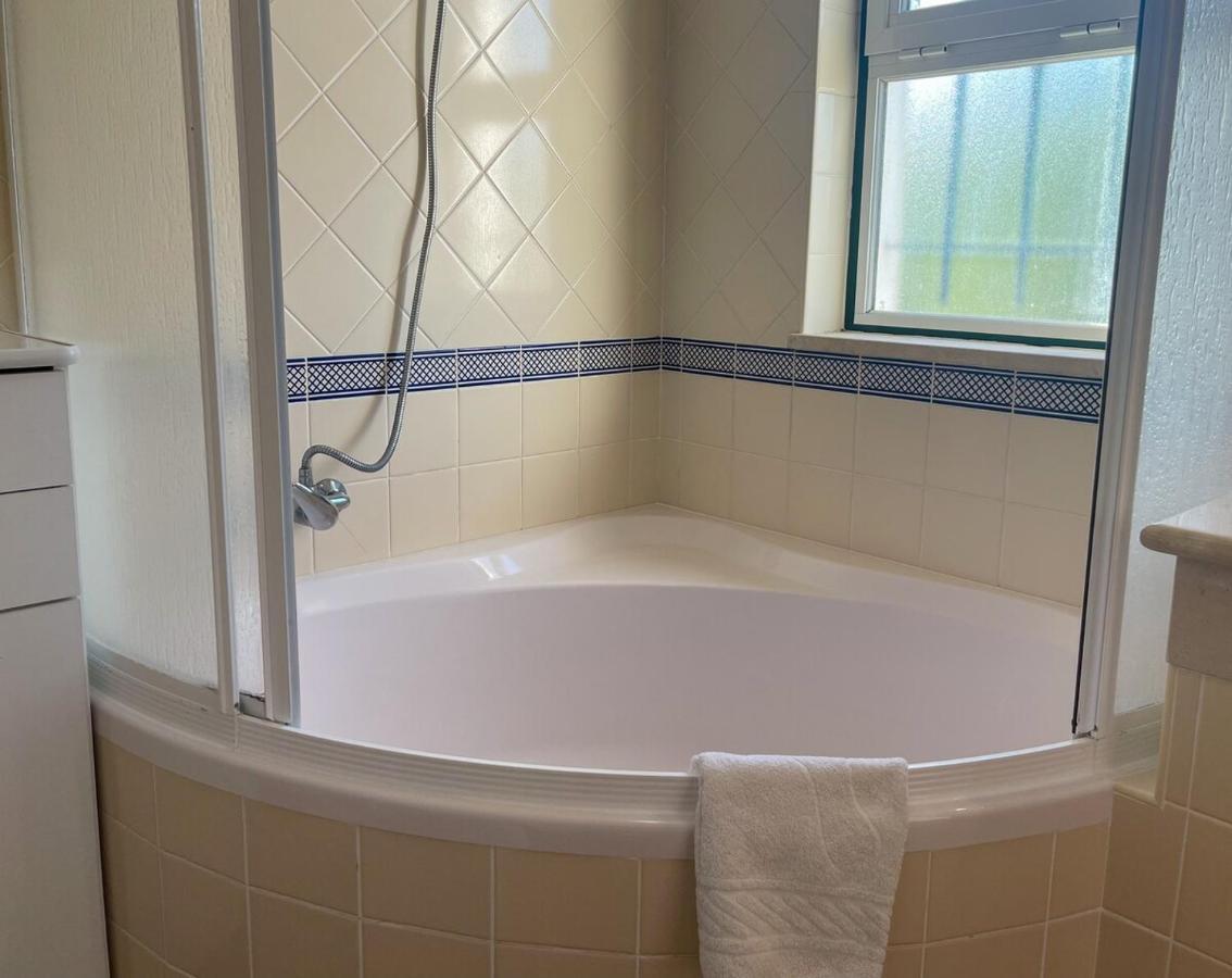 הוילה אלבופיירה Moradia T3 Aguia Marina, Com Piscina E Bbq מראה חיצוני תמונה